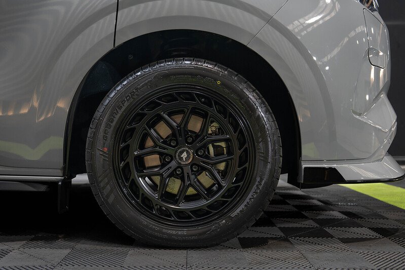 Ford Transit Custom 320 Limited L2 2.5L Auto Plug-in Hybrid - N187