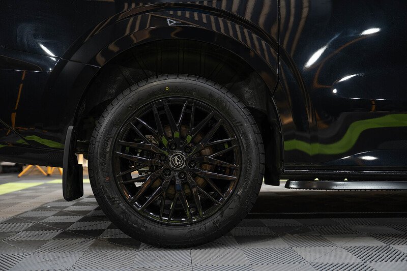 Ford Transit Custom 320 Limited L2 2.5L Auto Plug-in Hybrid - N191