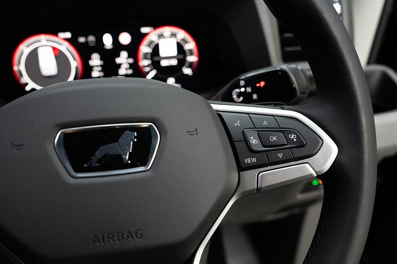 Volkswagen Crafter TDI CR35 BlueMotion Tech 4x4 MWB Commerce Plus - N202