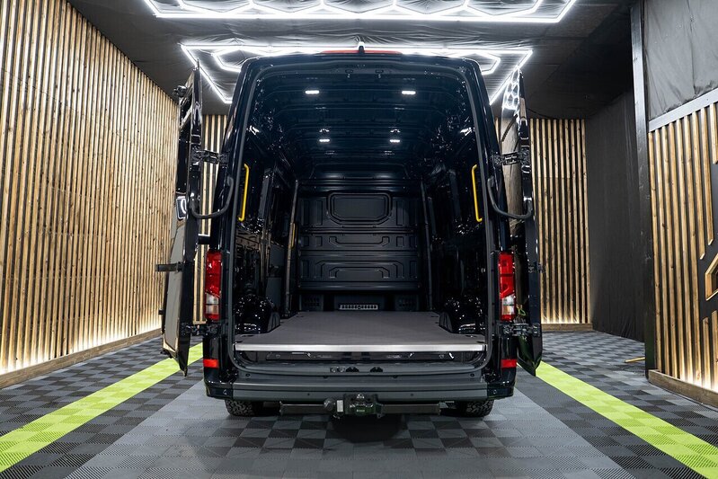 Volkswagen Crafter CR35 TDI Panel Van 4x4 High Roof MWB Commerce Plus - N203