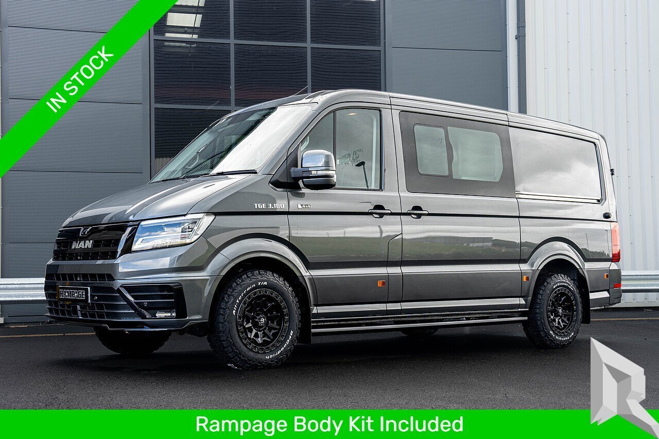 New 2025 Volkswagen Crafter Cr35 Tdi MWB Crew Van Commerce Plus - Main Image