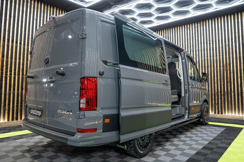 Volkswagen Crafter Cr35 Tdi MWB Crew Van Commerce Plus 4 Motion - N215