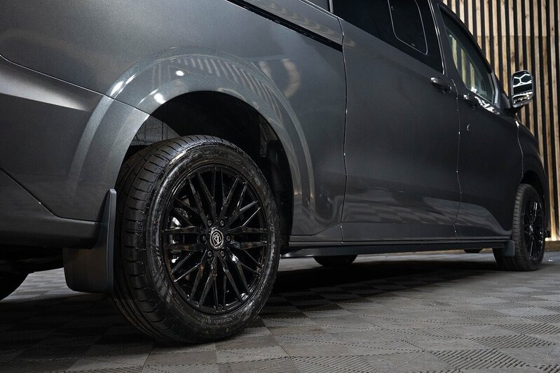 Ford Transit Custom 320 Limited L2 2.5L Auto Plug-in Hybrid - N225