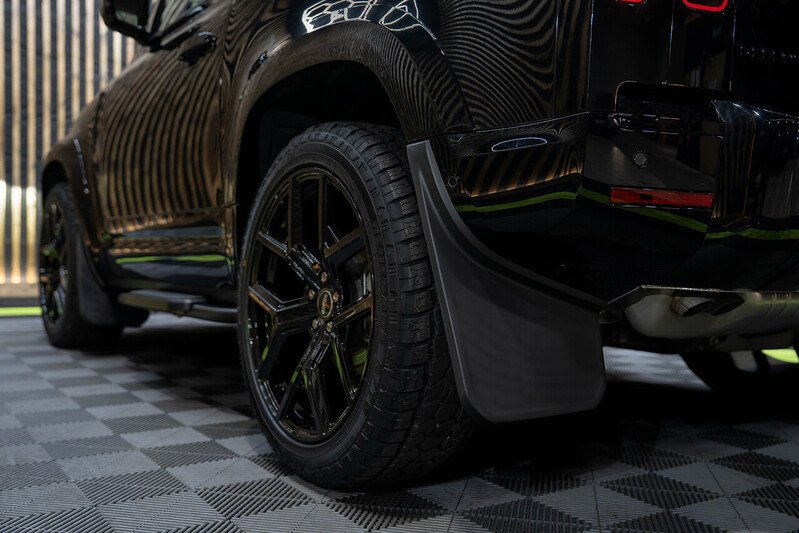 Land Rover Defender 90 SUV 4WD 3.0 Automatic Diesel - N226