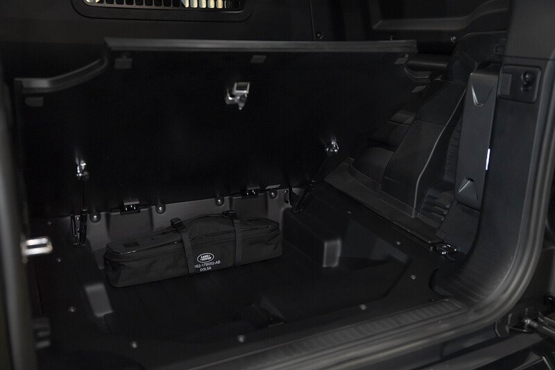 Land Rover Defender 90 SUV 4WD 3.0 Automatic Diesel - N226