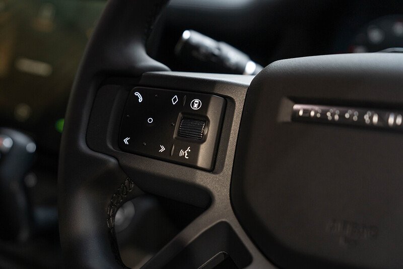 Land Rover Defender 90 SUV 4WD 3.0 Automatic Diesel - N226