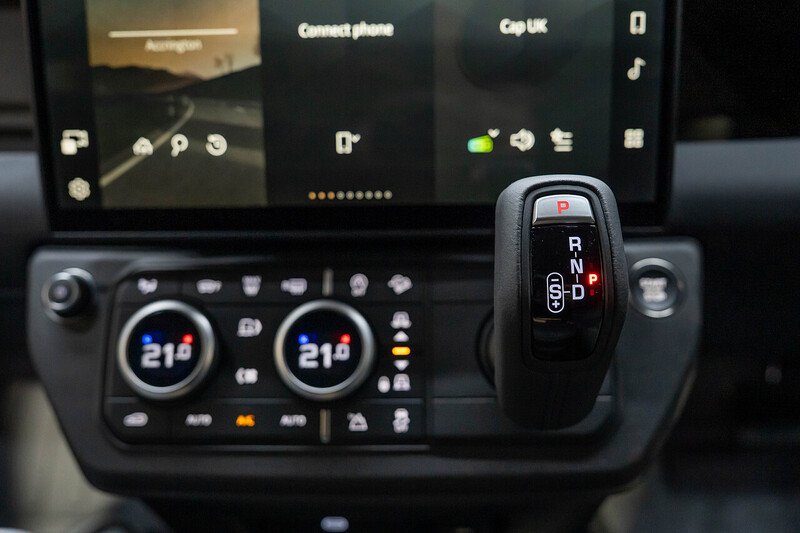 Land Rover Defender 90 SUV 4WD 3.0 Automatic Diesel - N226