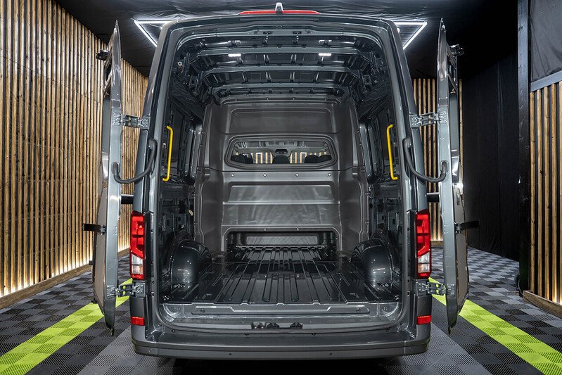 Volkswagen Crafter Cr35 Tdi MWB Crew Van Commerce Plus 4 Motion - N228