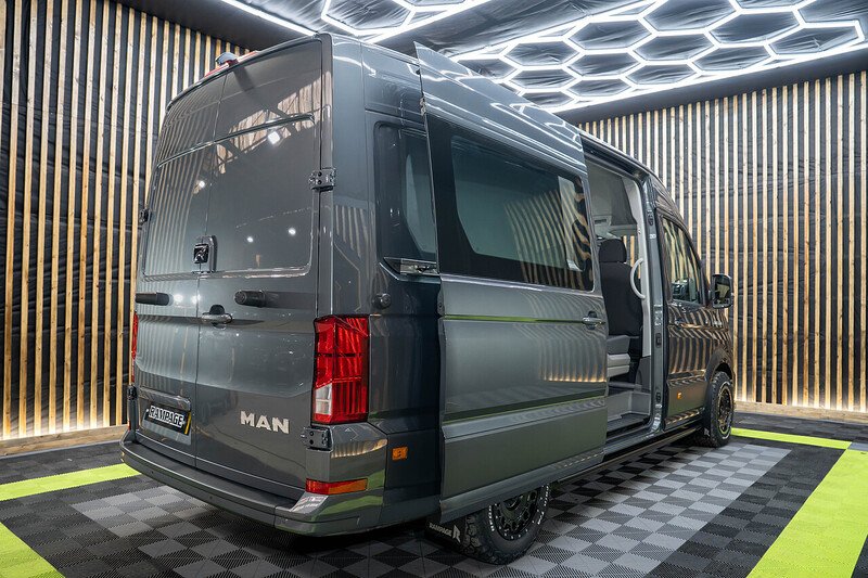 Volkswagen Crafter Cr35 Tdi MWB Crew Van Commerce Plus 4 Motion - N228