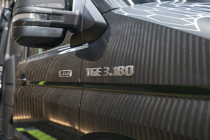 Volkswagen Crafter Cr35 Tdi MWB Crew Van Commerce Plus 4 Motion - N228