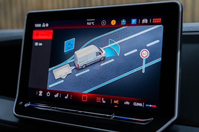 Volkswagen Crafter Cr35 Tdi MWB Crew Van Commerce Plus 4 Motion - N228