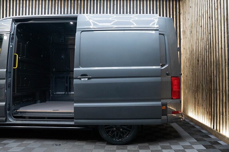 Volkswagen Crafter Cr35 Tdi M H/R P/V Commerce Plus - N230