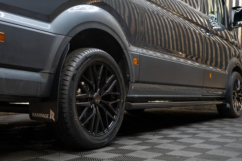 Volkswagen Crafter Cr35 Tdi M H/R P/V Commerce Plus - N230