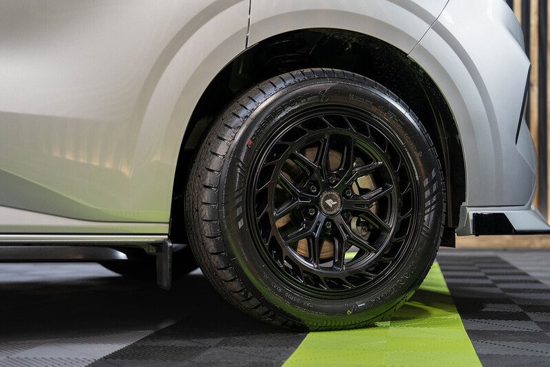 Ford Transit Custom 320 Limited L2 2.5L Auto Plug-in Hybrid - N237