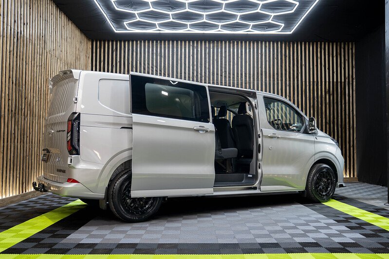 Ford Transit Custom 320 Limited L2 2.5L Auto Plug-in Hybrid - N237