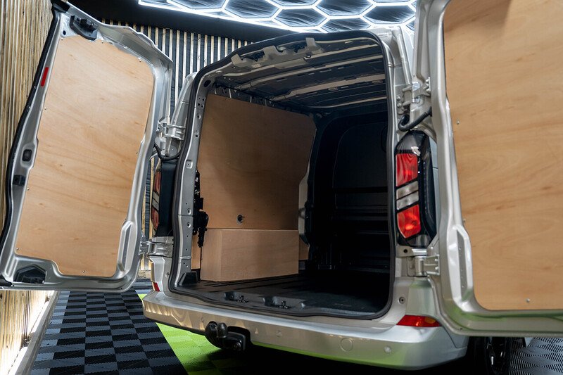 Ford Transit Custom 320 Limited L2 2.5L Auto Plug-in Hybrid - N237