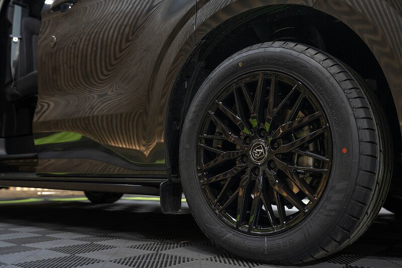 Ford Transit Custom 320 Limited L2 2.5L Auto Plug-in Hybrid - N238