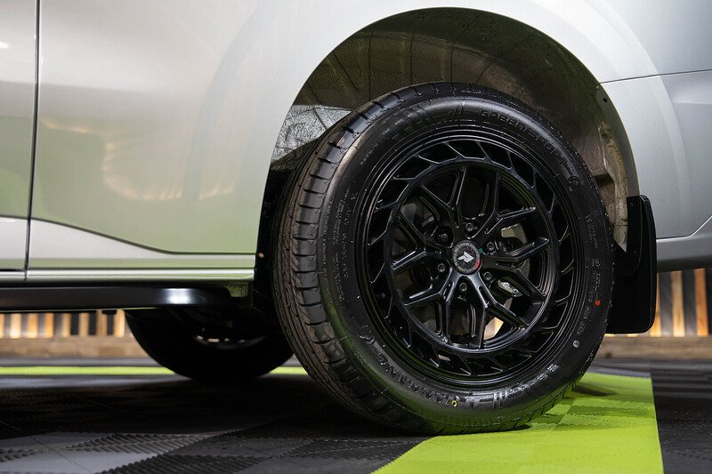 Ford Transit Custom 320 Limited L2 2.5L Auto Plug-in Hybrid - N259