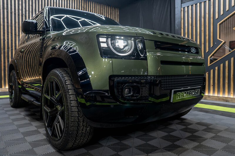 Land Rover Defender 90 SUV HSE 4WD 3.0L Automatic Diesel - N268