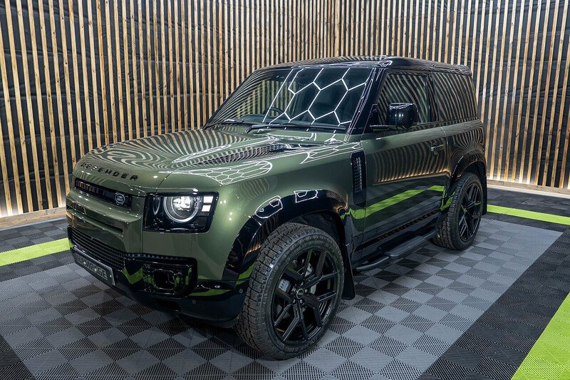 Land Rover Defender 90 SUV HSE 4WD 3.0L Automatic Diesel - N268
