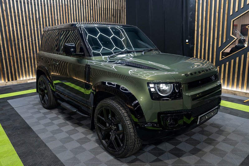 Land Rover Defender 90 SUV HSE 4WD 3.0L Automatic Diesel - N268