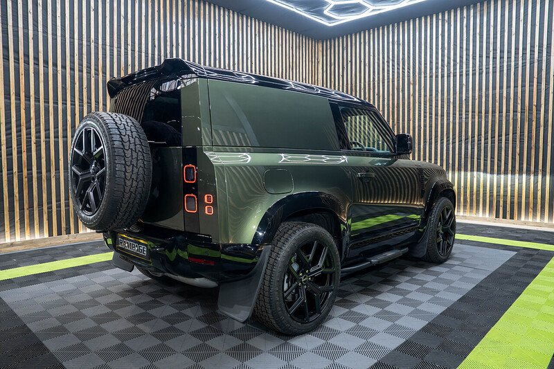 Land Rover Defender 90 SUV HSE 4WD 3.0L Automatic Diesel - N268