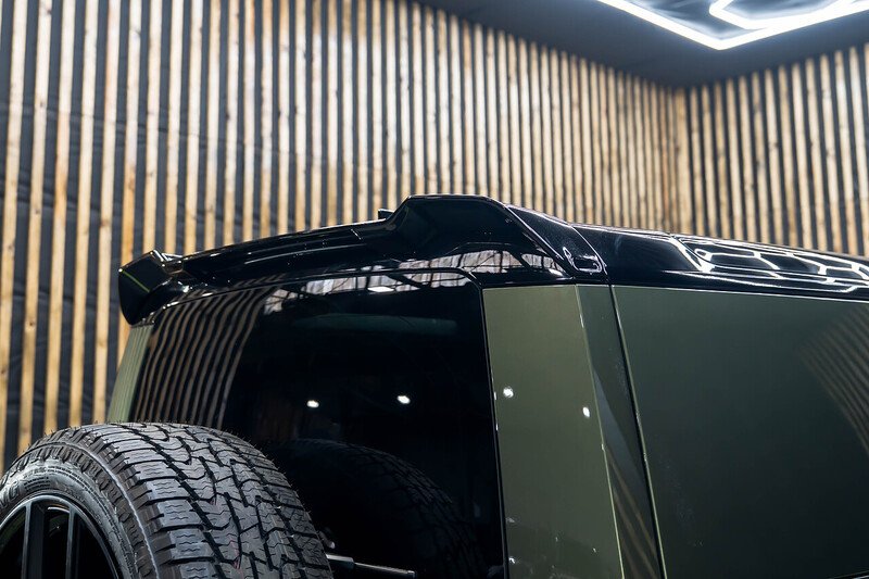 Land Rover Defender 90 SUV HSE 4WD 3.0L Automatic Diesel - N268