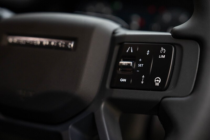 Land Rover Defender 90 SUV HSE 4WD 3.0L Automatic Diesel - N268