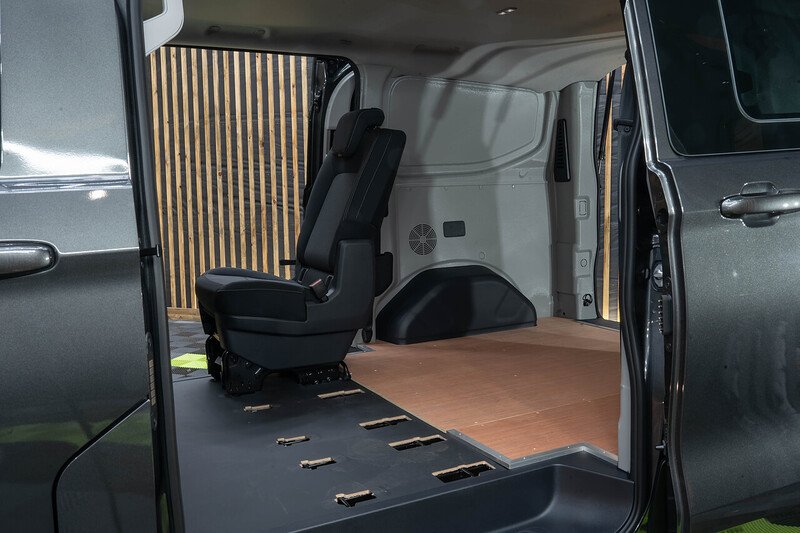 Volkswagen Transporter T32 Tdi LWB Commerce Pro Kombi - N294