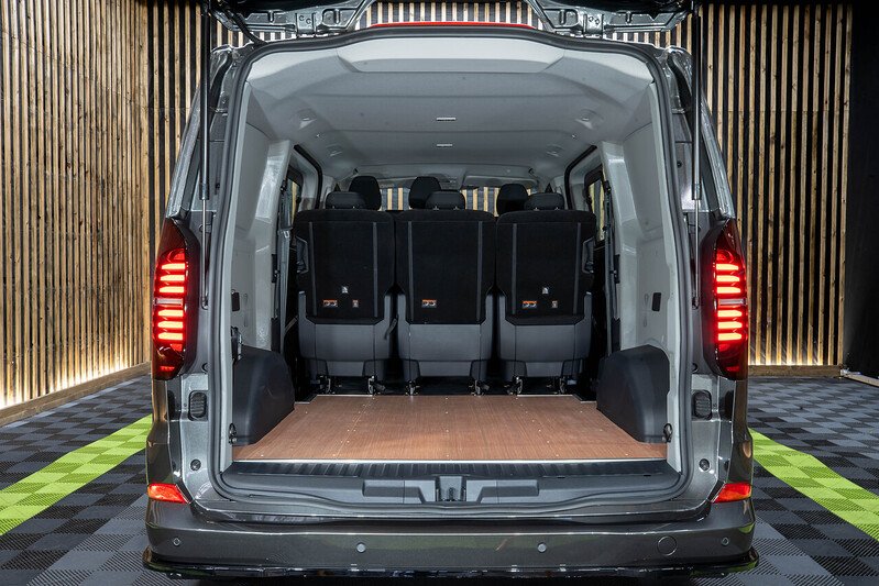 Volkswagen Transporter T32 Tdi LWB Commerce Pro Kombi - N294