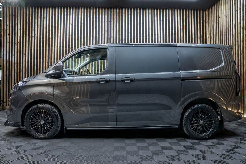 Ford Transit Custom 320 Limited L2h1 Plug-in Hybrid Panel Van Ecoblue - N301