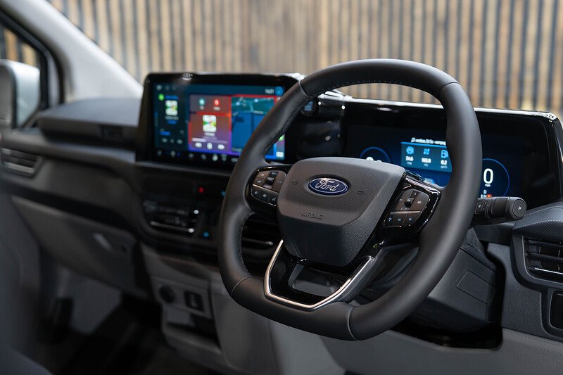 Ford Transit Custom 320 Limited L2h1 Plug-in Hybrid Panel Van Ecoblue - N302