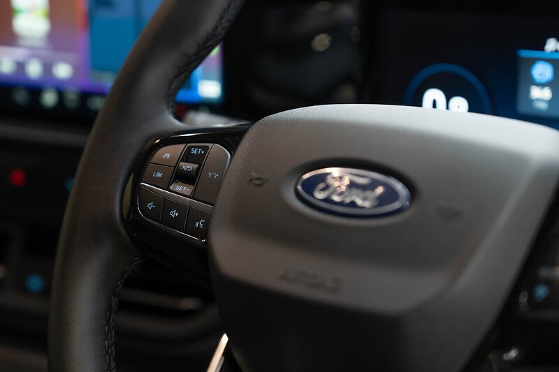Ford Transit Custom 320 Limited L2h1 Plug-in Hybrid Panel Van Ecoblue - N302