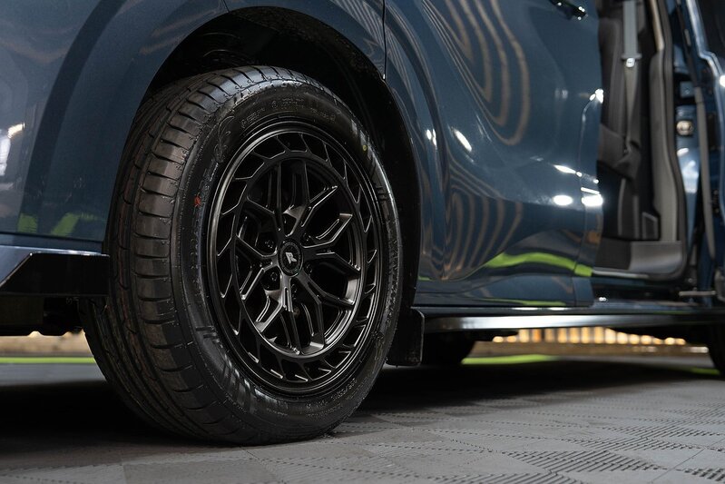 Ford Transit Custom 320 Limited Dciv L1h1 2.5L Auto Plug-in Hybrid - N308