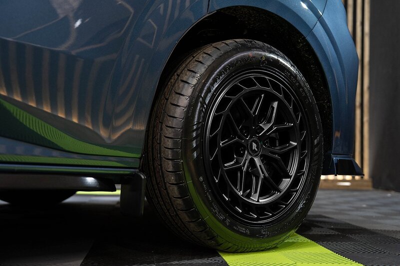 Ford Transit Custom 320 Limited Dciv L1h1 2.5L Auto Plug-in Hybrid - N308