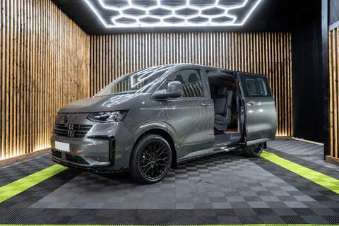 Volkswagen Transporter T32 Tdi LWB Commerce Pro Kombi 2.0 Automatic Diesel