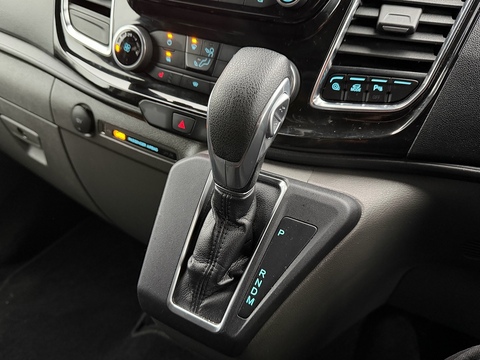 2.0 320 EcoBlue Limited Crew Van Double Cab 5dr Diesel Auto L2 H1 Euro 6 (130 ps)