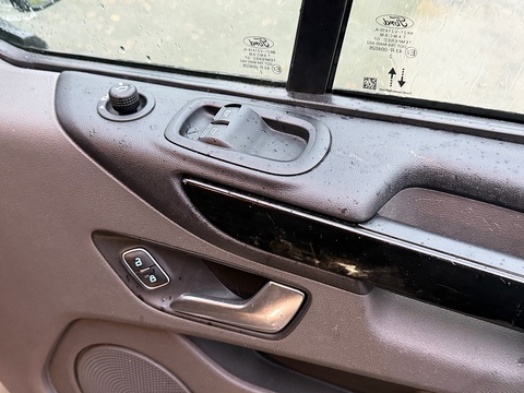 2.0 320 EcoBlue Limited Crew Van Double Cab 5dr Diesel Auto L2 H1 Euro 6 (130 ps)