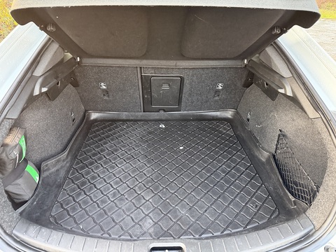 Single Motor 69kWh Standard Range Fastback 5dr Electric Auto FWD (231 ps)