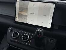 Land Rover Defender 110 D300 MHEV X-Dynamic HSE 