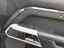 Land Rover Defender 110 D300 MHEV X-Dynamic HSE 