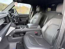 Land Rover Defender 110 D300 MHEV X-Dynamic HSE 