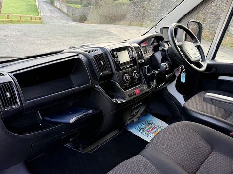 2.2 BlueHDi 335 Professional Panel Van 5dr Diesel Manual L3 H2 Euro 6 (s/s) (140 ps)