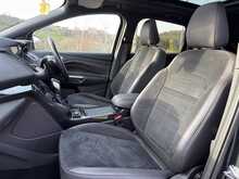Ford Kuga TDCi ST-Line X 