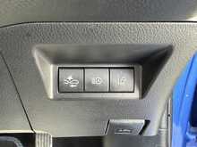 Toyota Yaris VVT-h Icon Tech 