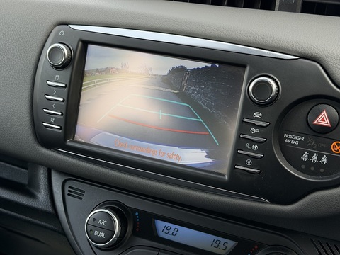 1.5 VVT-h Icon Tech Hatchback 5dr Petrol Hybrid E-CVT Euro 6 (s/s) (100 ps)