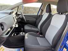 Toyota Yaris VVT-h Icon Tech 