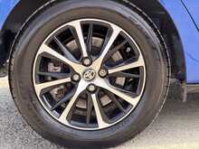 Toyota Yaris VVT-h Icon Tech 