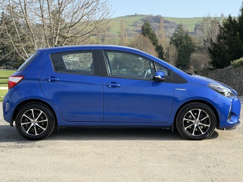 1.5 VVT-h Icon Tech Hatchback 5dr Petrol Hybrid E-CVT Euro 6 (s/s) (100 ps)