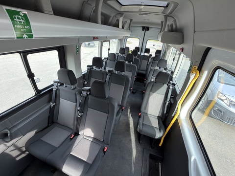 2.0 460 EcoBlue Leader Minibus Double Cab 5dr Diesel Manual RWD L4 H3 Euro 6 (s/s) (17 Seat, DRW) (130 ps)